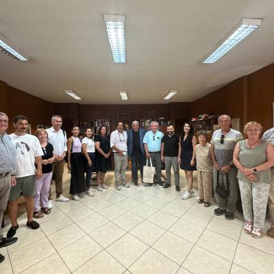 Photo 6003545453339198152 Y