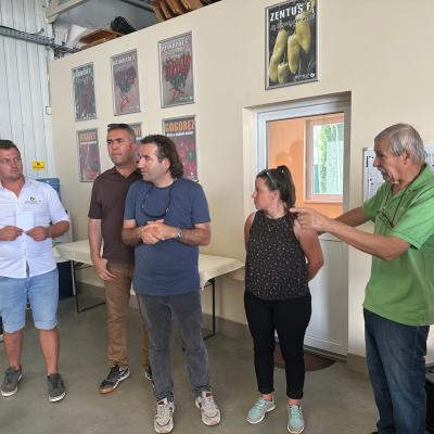 Photo 6005797253152883365 W