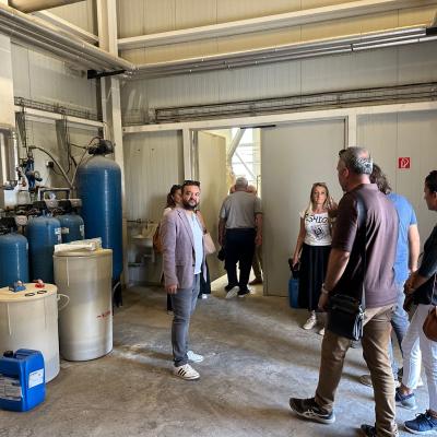 Photo 6005797253152883376 W