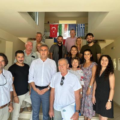 Photo 6003545453339198179 Y